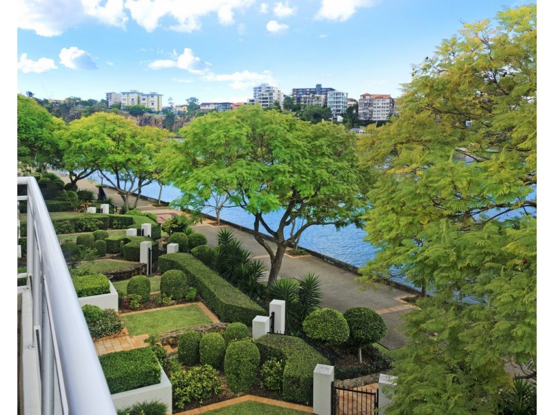 48 Rotherham Street, Kangaroo Point QLD 4169