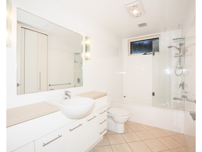 88 Lockerbie Street, Kangaroo Point QLD 4169