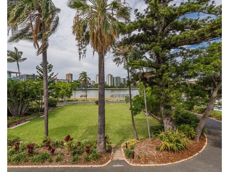 19 Anderson Street, Kangaroo Point QLD 4169
