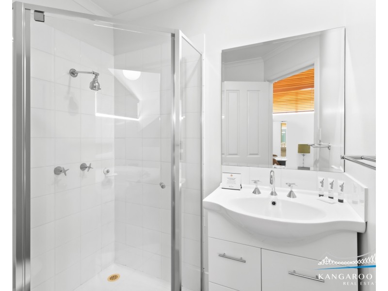 346/85 Deakin Street, Kangaroo Point QLD 4169