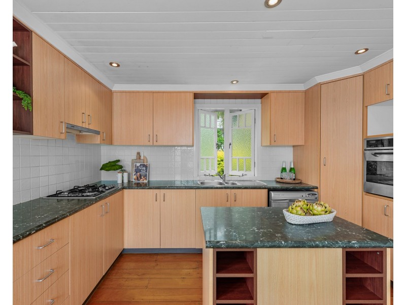 13 Hipwood Avenue, Coorparoo QLD 4151