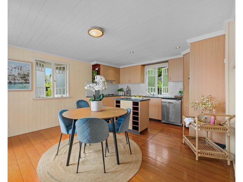 13 Hipwood Avenue, Coorparoo QLD 4151