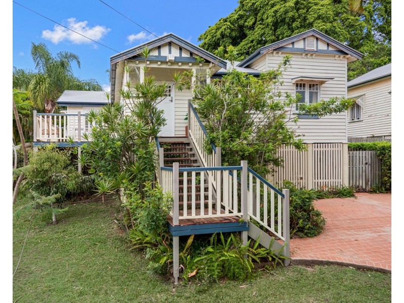 13 Hipwood Avenue, Coorparoo QLD 4151