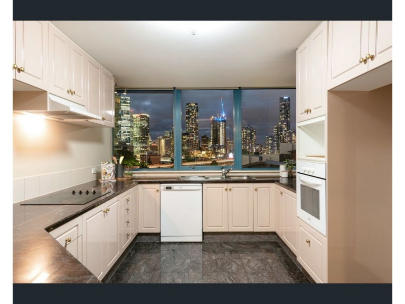 2 Goodwin Street, Kangaroo Point QLD 4169