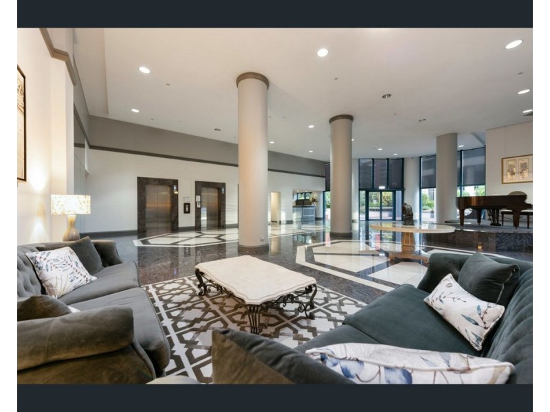2 Goodwin Street, Kangaroo Point QLD 4169