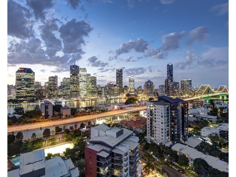 8 Goodwin Street, Kangaroo Point QLD 4169
