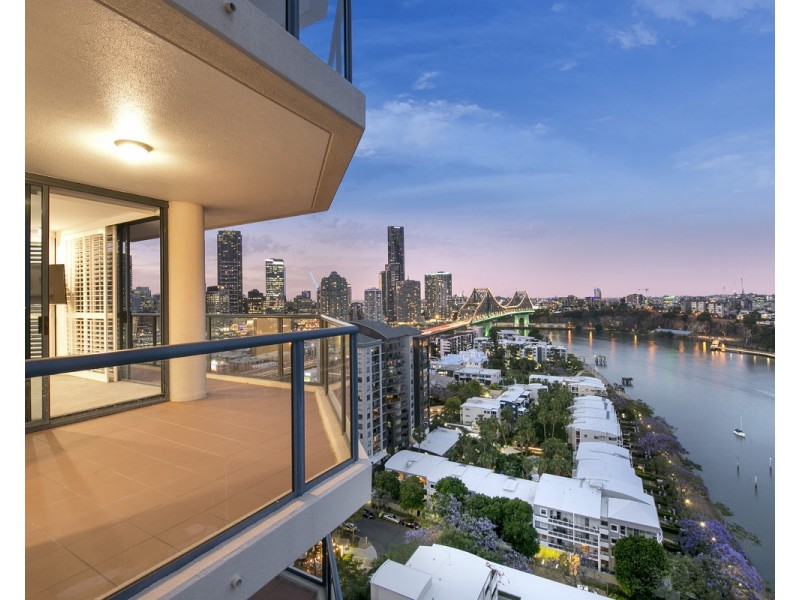 8 Goodwin Street, Kangaroo Point QLD 4169