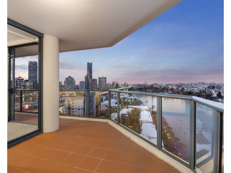 8 Goodwin Street, Kangaroo Point QLD 4169