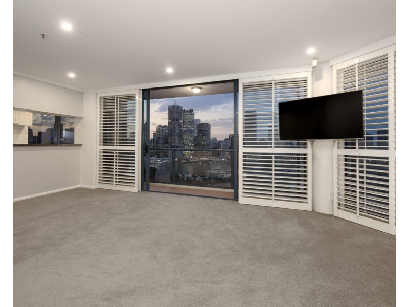 8 Goodwin Street, Kangaroo Point QLD 4169