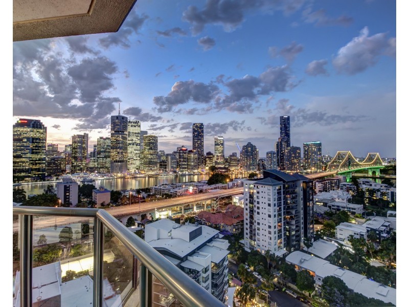 8 Goodwin Street, Kangaroo Point QLD 4169