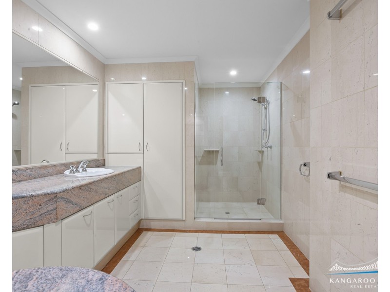 8 Goodwin Street, Kangaroo Point QLD 4169