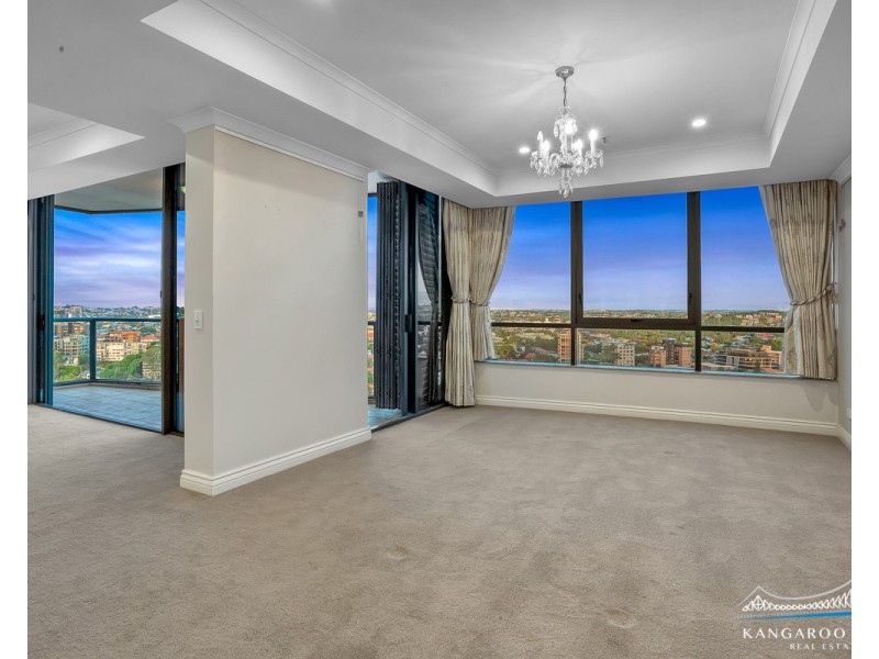 8 Goodwin Street, Kangaroo Point QLD 4169