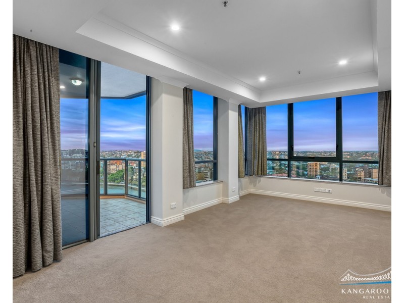 8 Goodwin Street, Kangaroo Point QLD 4169