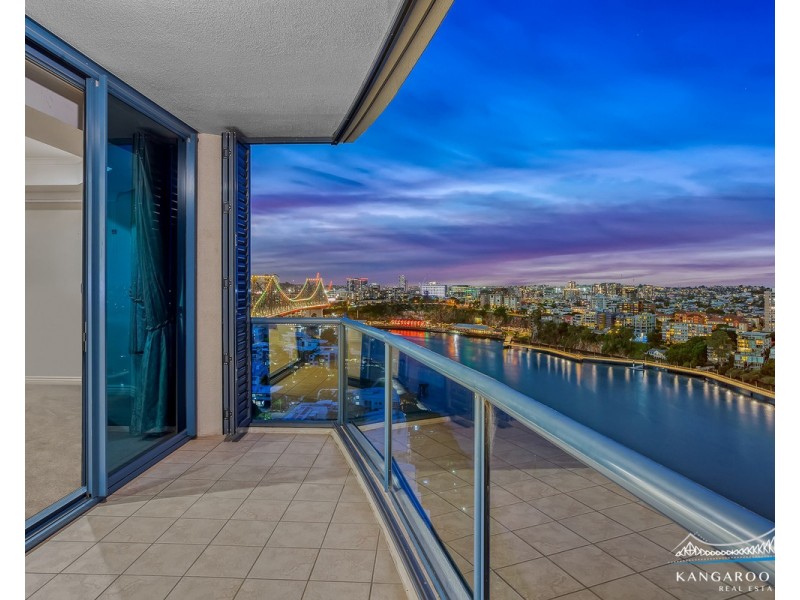 8 Goodwin Street, Kangaroo Point QLD 4169