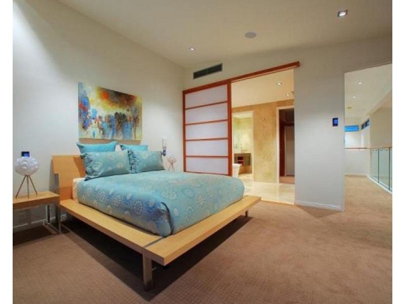 30 Ellis Street, Kangaroo Point QLD 4169