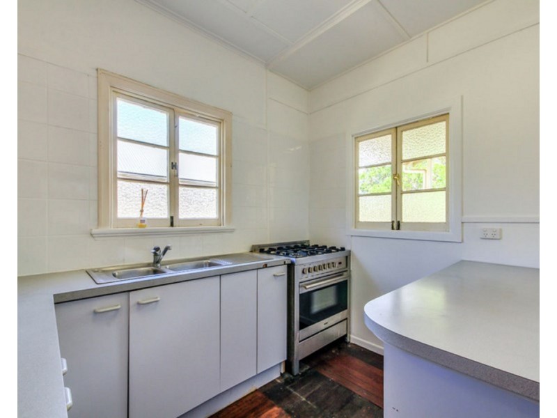 151 Watson Street, Camp Hill QLD 4152