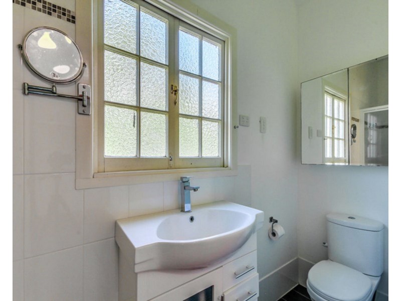 151 Watson Street, Camp Hill QLD 4152