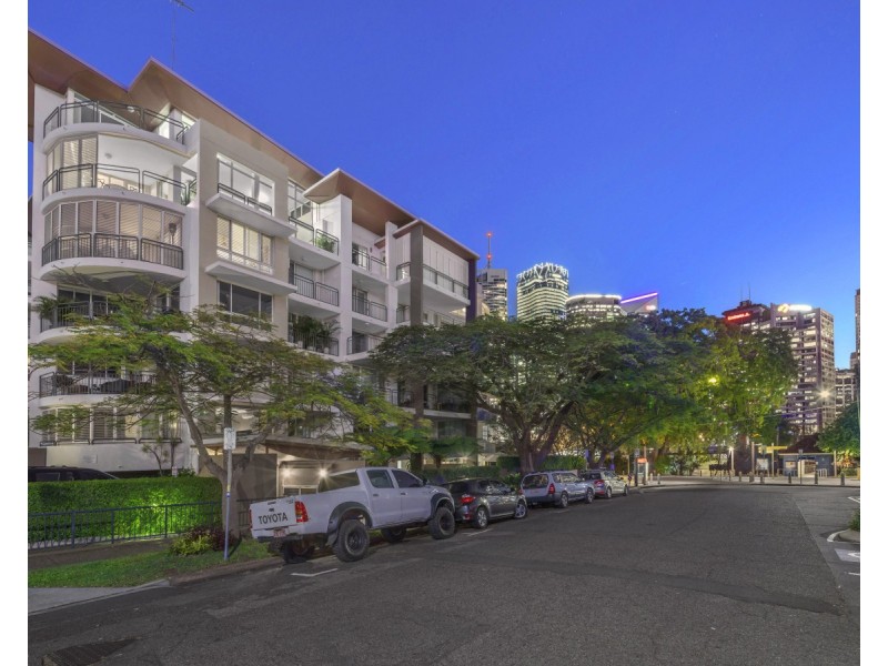 106/98 Holman Street, Kangaroo Point QLD 4169