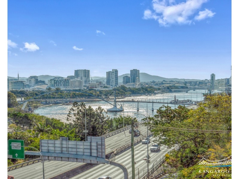 30 Ellis Street, Kangaroo Point QLD 4169