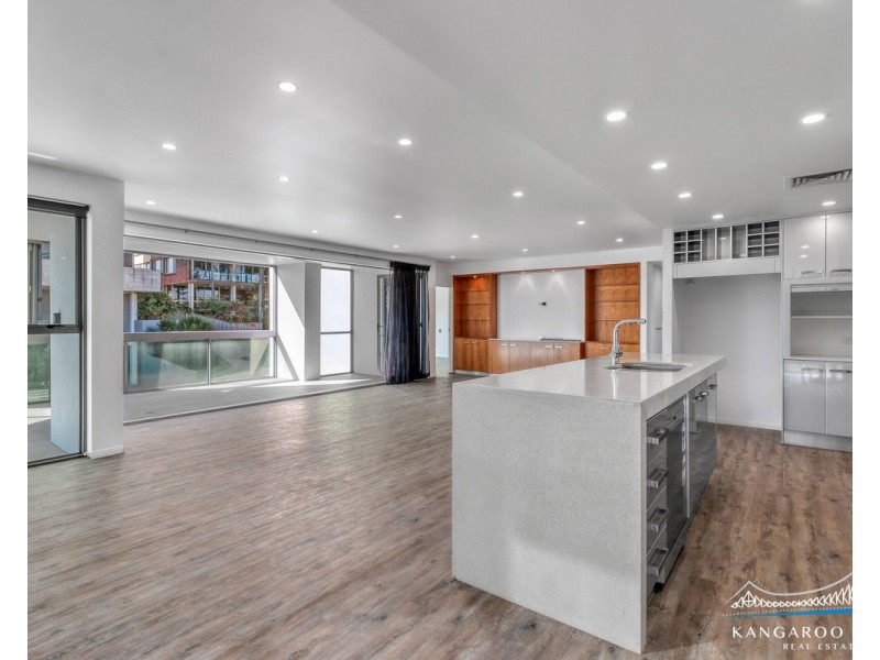 30 Ellis Street, Kangaroo Point QLD 4169