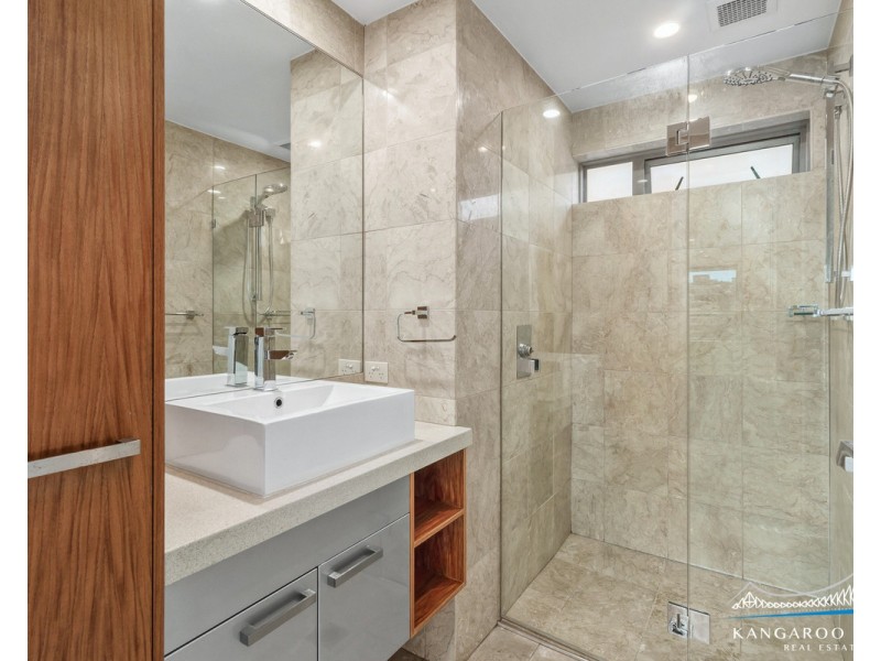 30 Ellis Street, Kangaroo Point QLD 4169