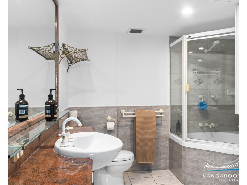 24/10 Park Avenue, Kangaroo Point QLD 4169