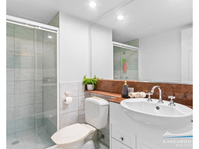 14/10 Park Avenue, Kangaroo Point QLD 4169