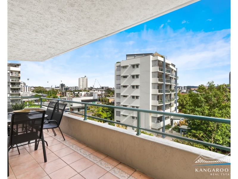 14/10 Park Avenue, Kangaroo Point QLD 4169