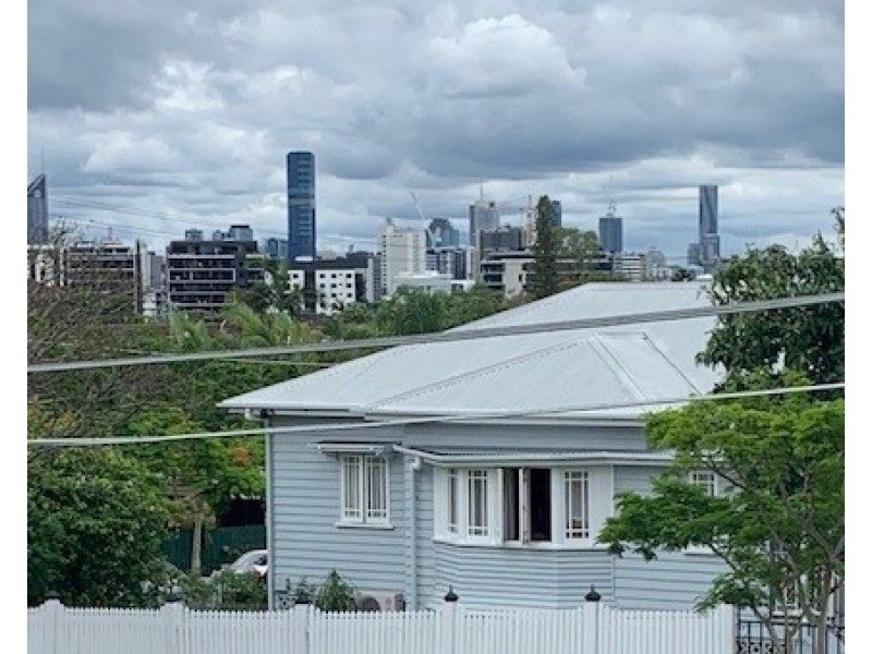 1/48 Dunellan Street, Greenslopes QLD 4120