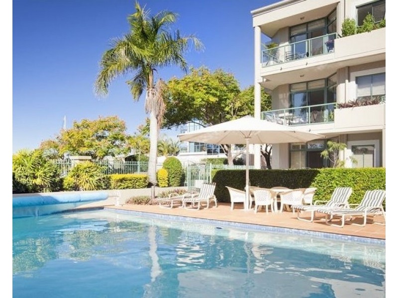 18/10 Goodwin Street, Kangaroo Point QLD 4169