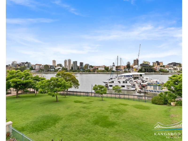 18/10 Goodwin Street, Kangaroo Point QLD 4169
