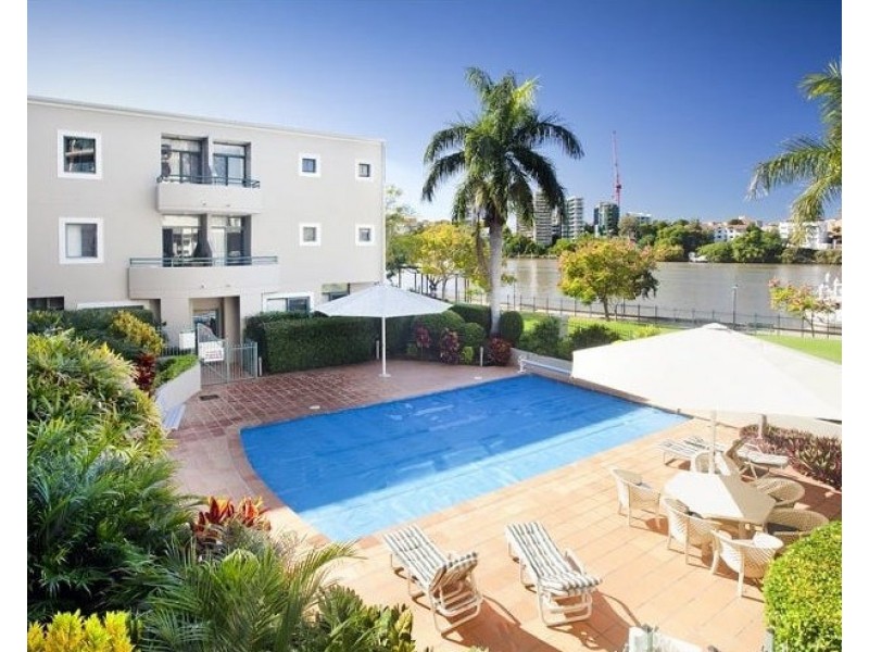 18/10 Goodwin Street, Kangaroo Point QLD 4169