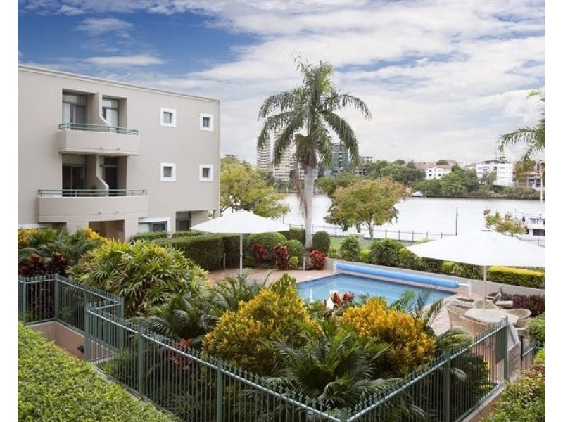 18/10 Goodwin Street, Kangaroo Point QLD 4169