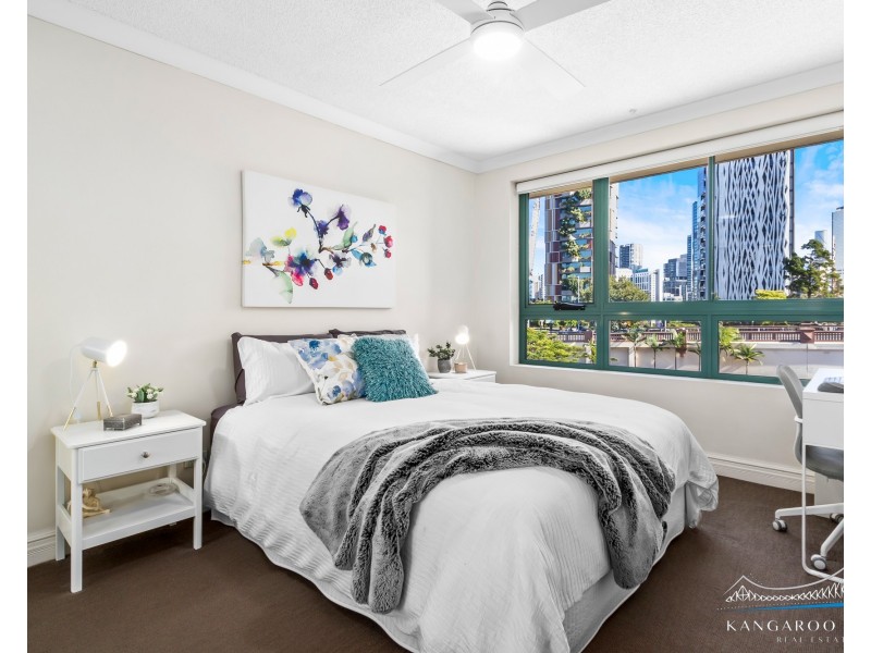 21/1 Goodwin Street, Kangaroo Point QLD 4169