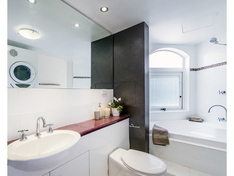 56 Thorn Street, Kangaroo Point QLD 4169