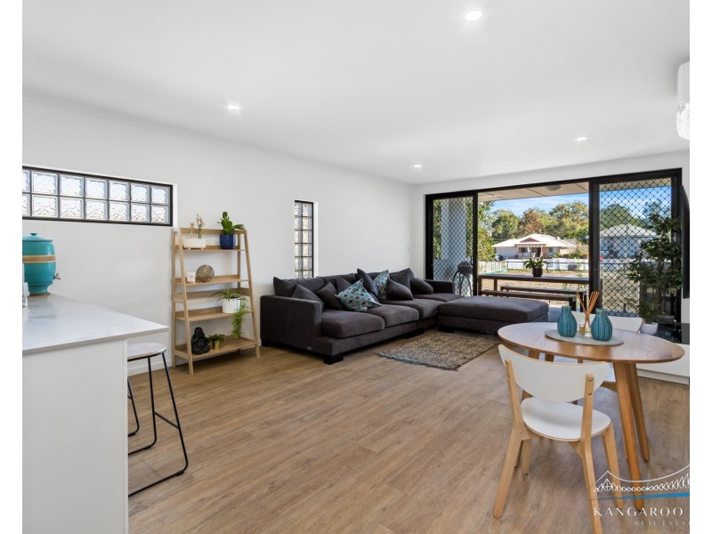 100 Dickenson Street, Carina QLD 4152