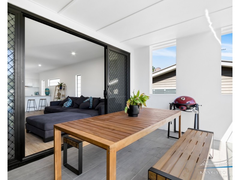 100 Dickenson Street, Carina QLD 4152