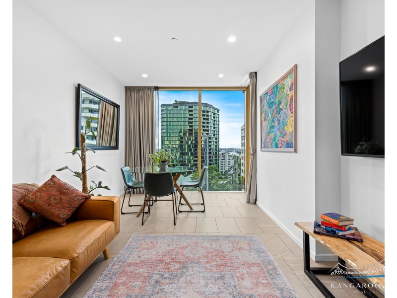25 Shafston Avenue, Kangaroo Point QLD 4169