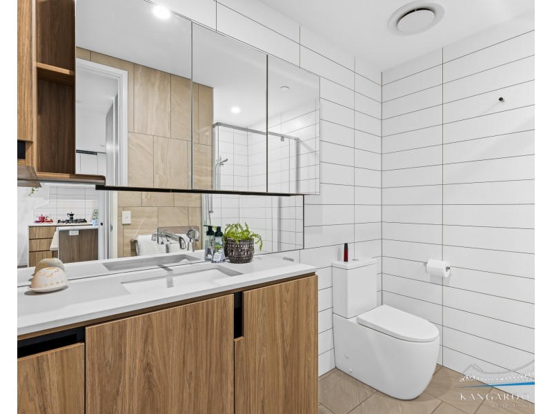 25 Shafston Avenue, Kangaroo Point QLD 4169