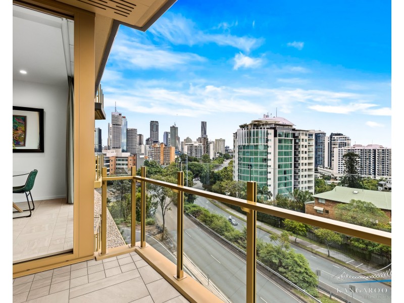 25 Shafston Avenue, Kangaroo Point QLD 4169