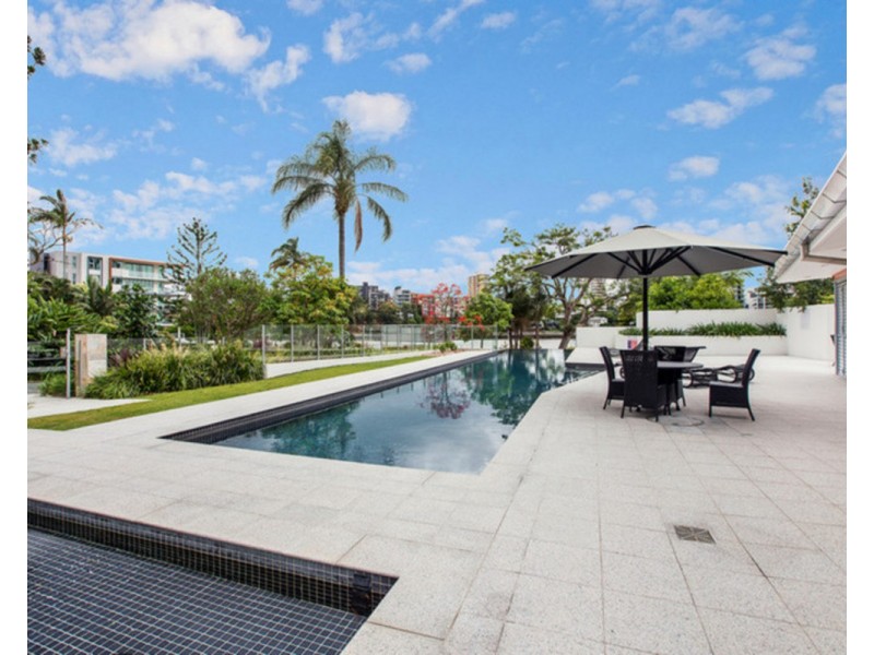 25 Anderson Street, Kangaroo Point QLD 4169