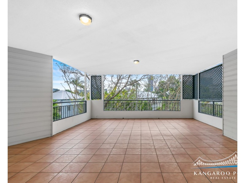 239 Shafston Avenue, Kangaroo Point QLD 4169