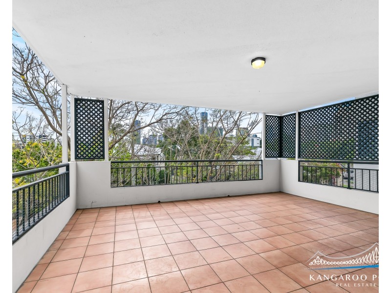 239 Shafston Avenue, Kangaroo Point QLD 4169