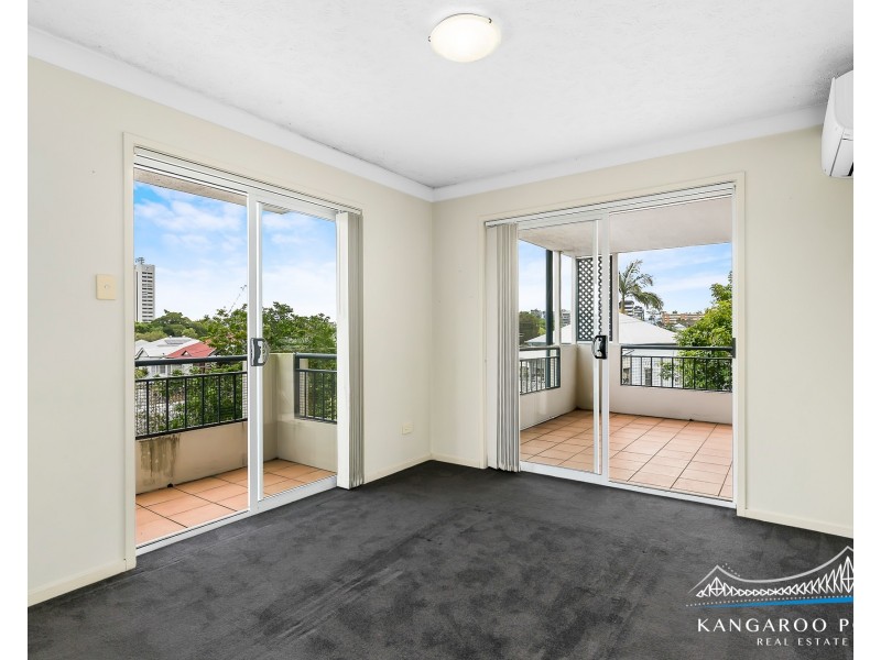 239 Shafston Avenue, Kangaroo Point QLD 4169