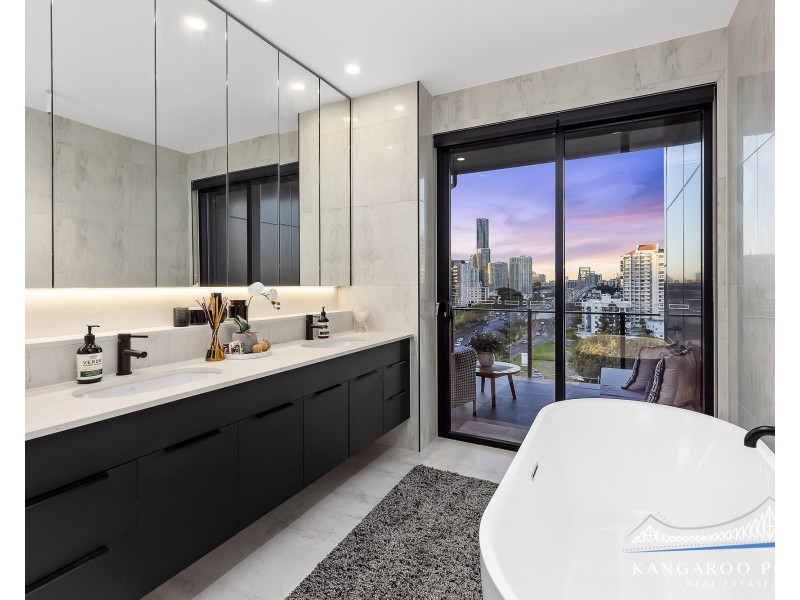 801/9 Lambert Street, Kangaroo Point QLD 4169