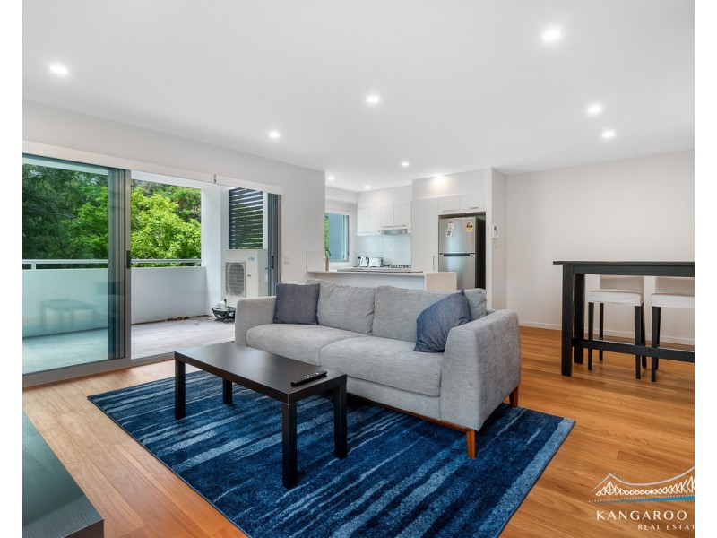 13 Fenton Street, Fairfield QLD 4103