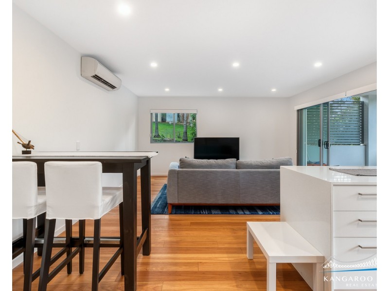 13 Fenton Street, Fairfield QLD 4103