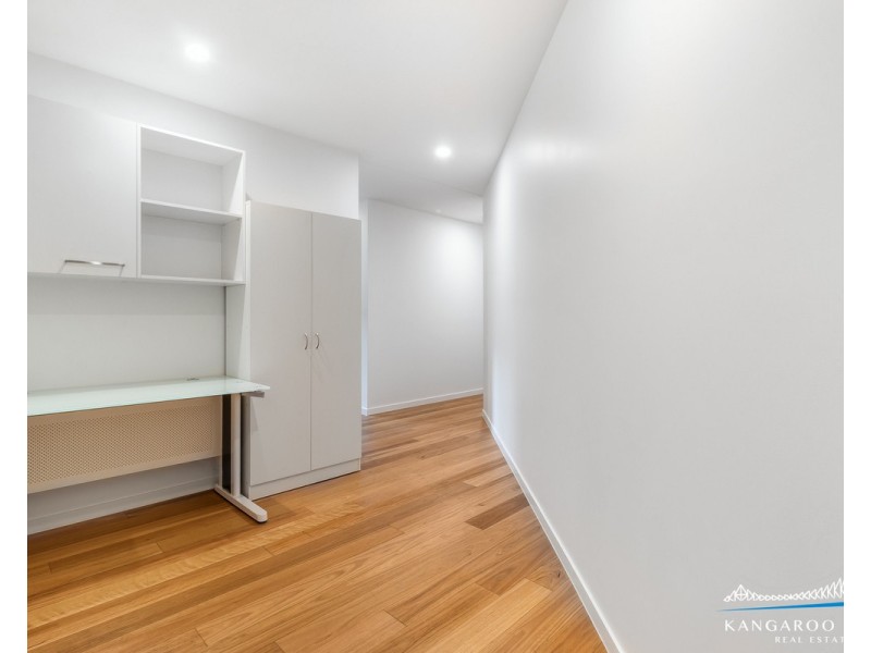 13 Fenton Street, Fairfield QLD 4103