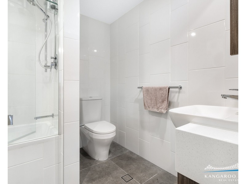 13 Fenton Street, Fairfield QLD 4103