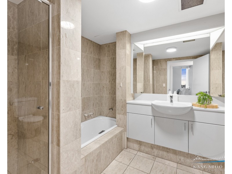 57 Lambert Street, Kangaroo Point QLD 4169